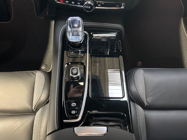 Volvo V60 Plus Dark AWD T8 PHEV NAVI AHK 360°RFK  ACC