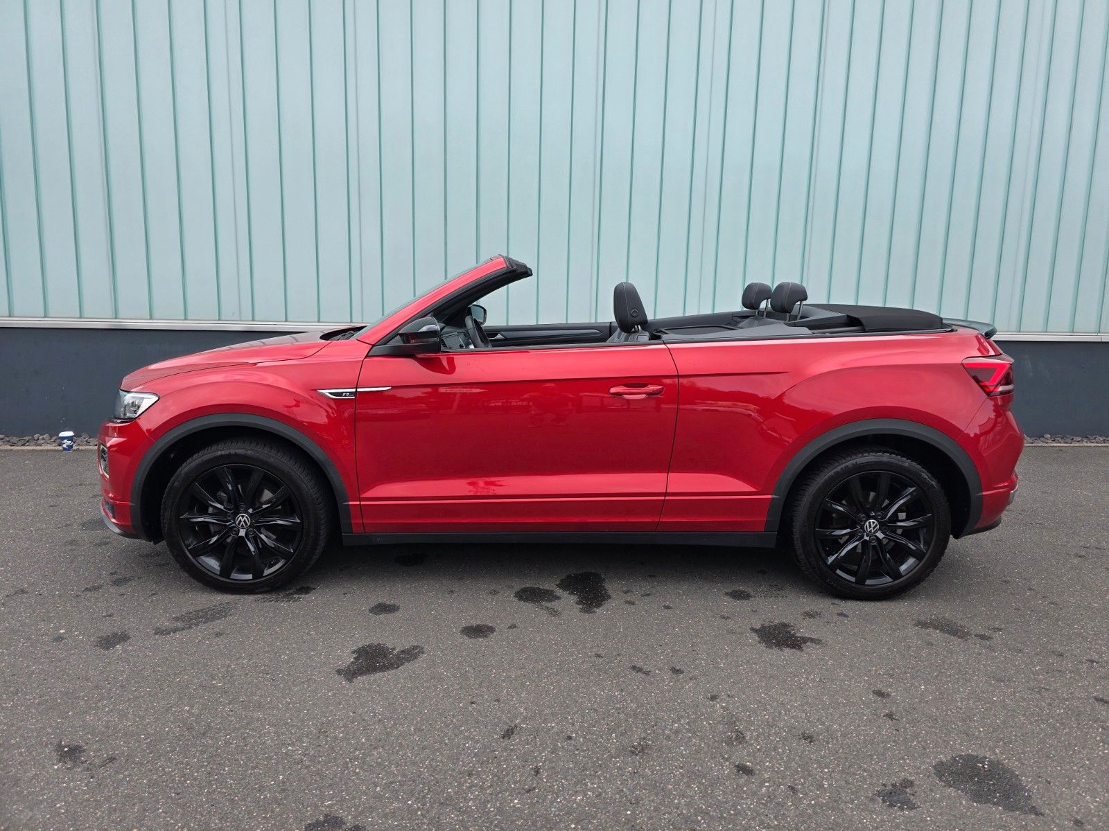 Volkswagen T-Roc R-Line Black - Samsaru's Car Outlet