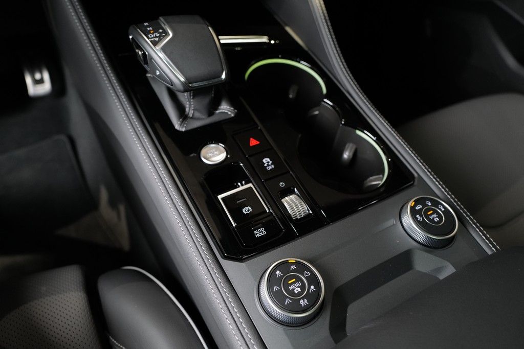 Volkswagen Touareg 3.0TDI R-Line BlackStyle Nachtsicht HuD