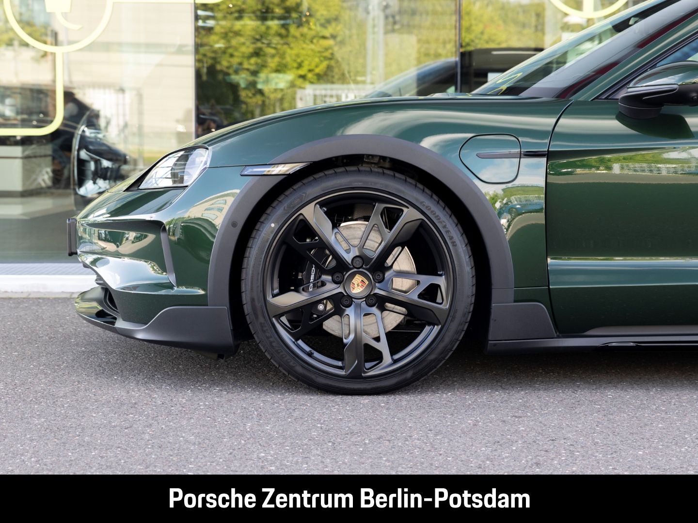 Porsche Taycan 4S Cross Turismo Soft-Close HD-Matrix