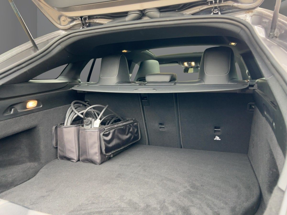 Mercedes-Benz CLA 250 e Shooting Brake AMG Line - Samsaru's Car Outlet