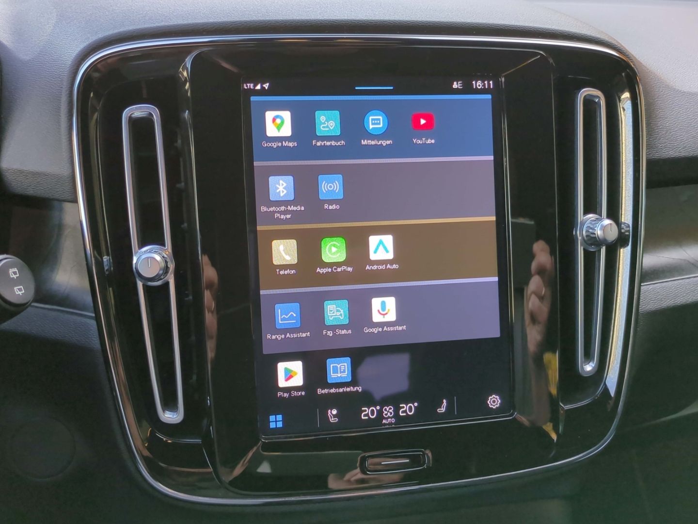 Volvo XC40 Core Recharge Pure Electric 2WD StandHZG AH