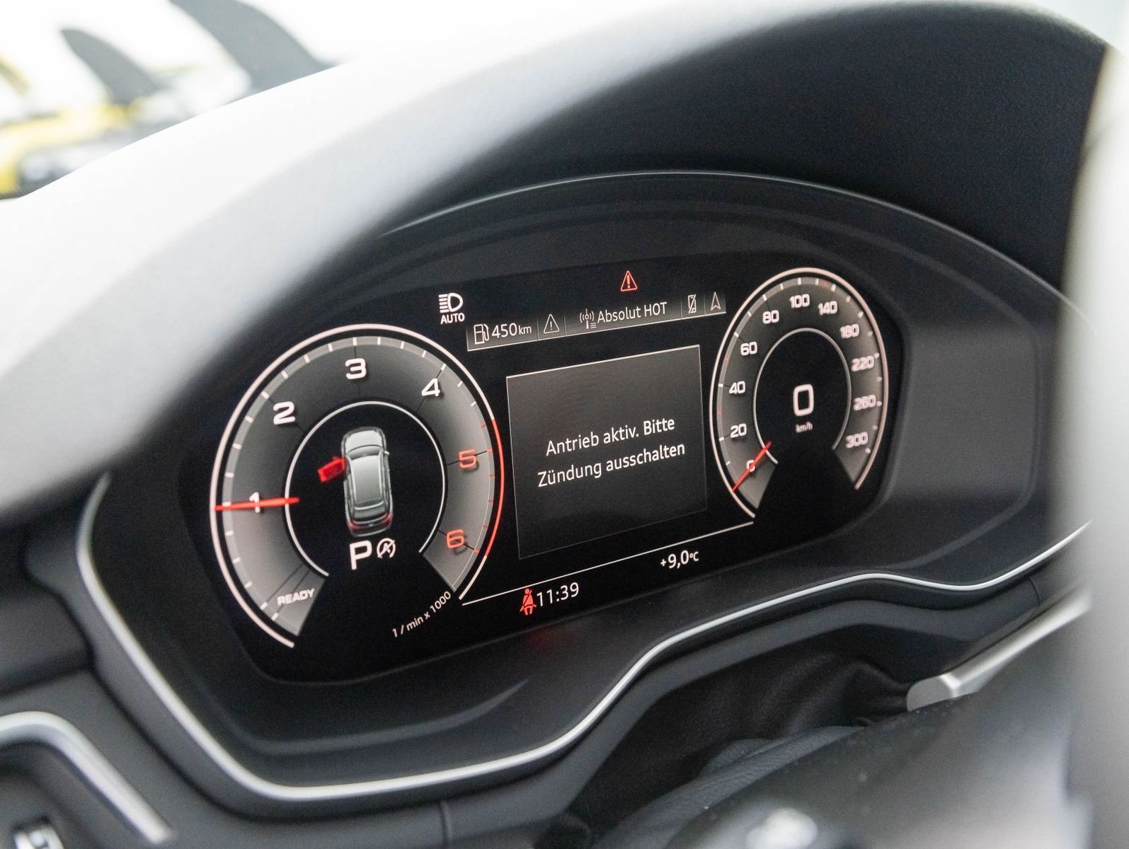Audi A4 Avant S line 35TDI Stronic - Samsaru's Car Outlet