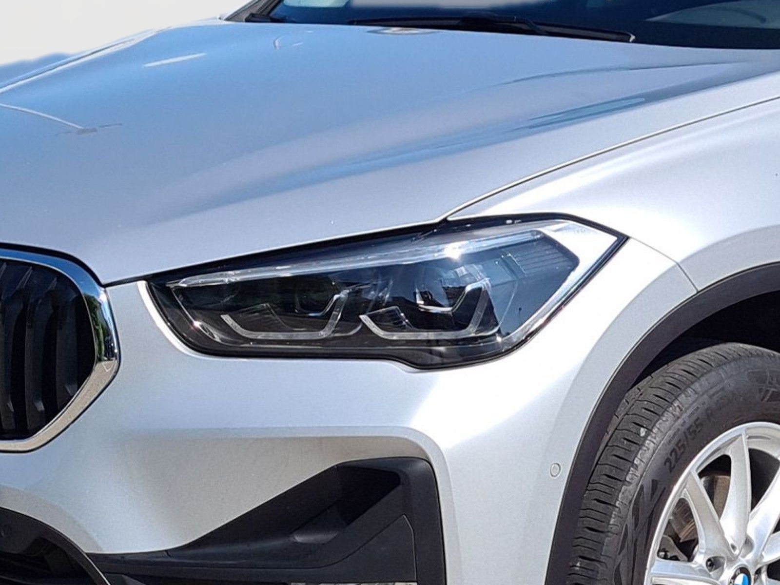 BMW X1 18d xDrive Business - Samsaru's Car Outlet