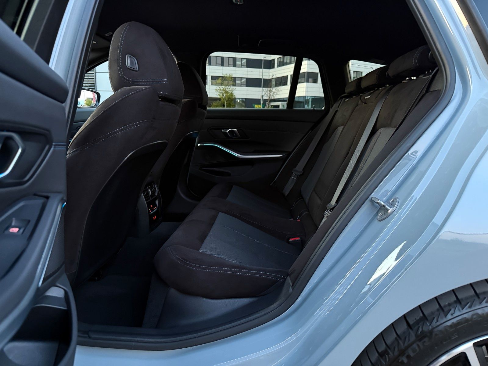 BMW 320d xD M Sport AHK HuD 360° hifi ACC