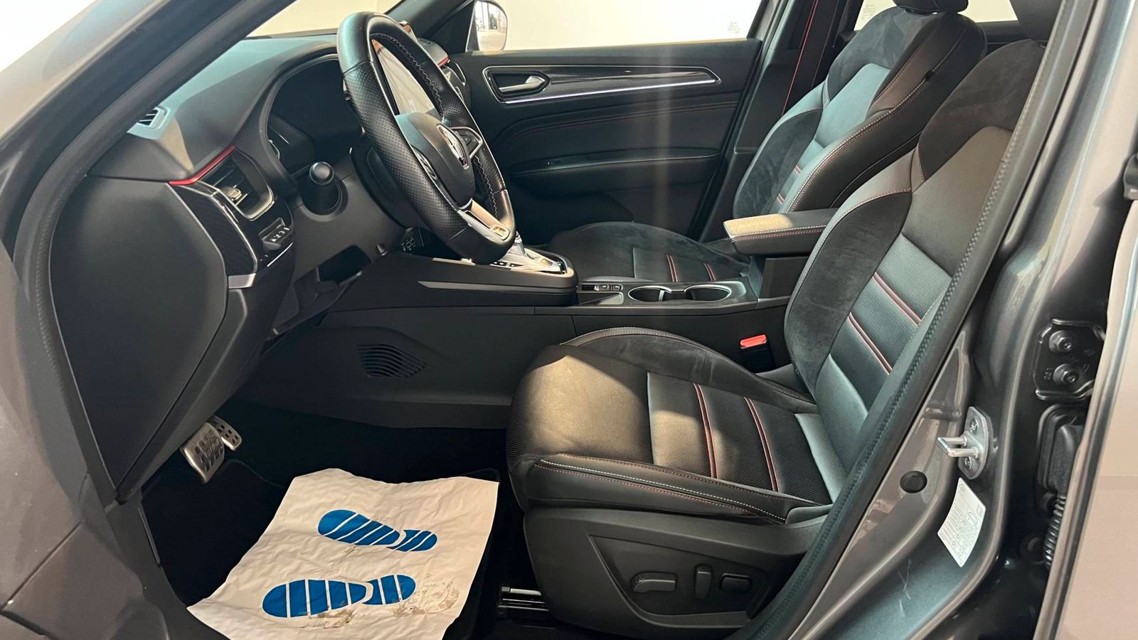 Renault Arkana 1.6 E-TECH Hybrid 145 R.S. Line - Samsaru's Car Outlet