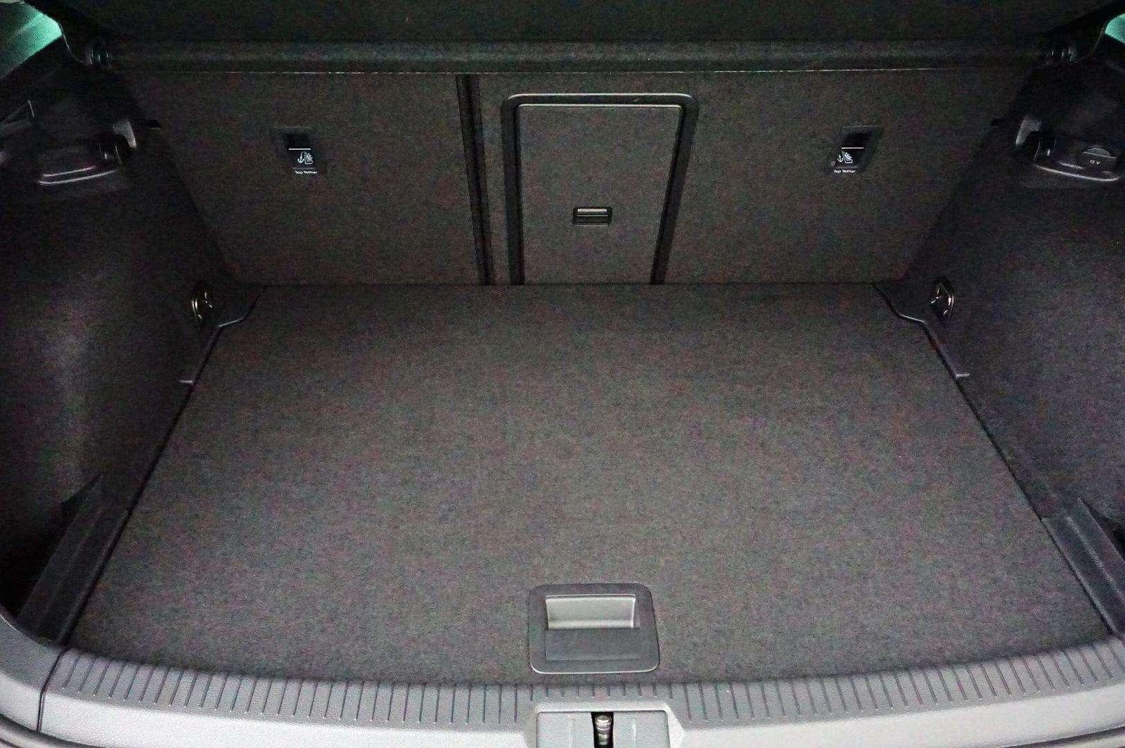 Volkswagen Golf IQ.DRIVE 1.5 l TSI - Samsaru's Car Outlet