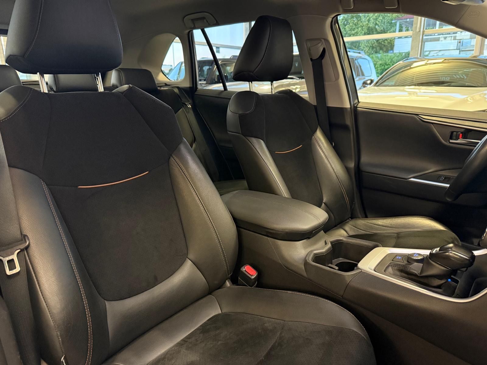 Toyota RAV 4 HYBRID 4x4 - Samsaru's Car Outlet