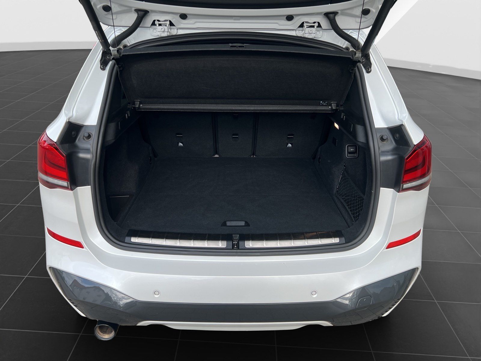 BMW X1 xDrive25e - Samsaru's Car Outlet