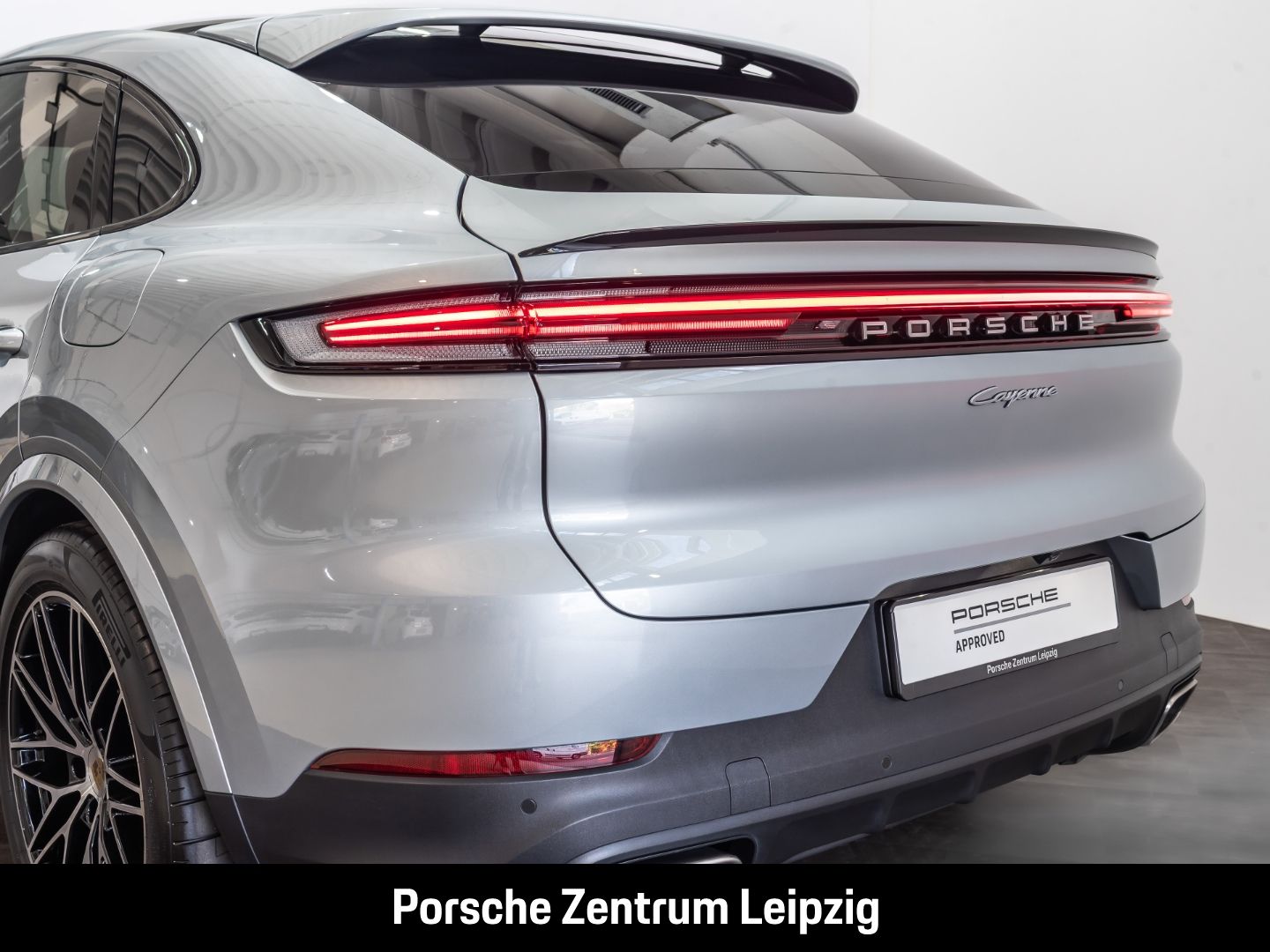 Porsche Cayenne E-Hybrid Coupe Massage el.AHK InnoDrive