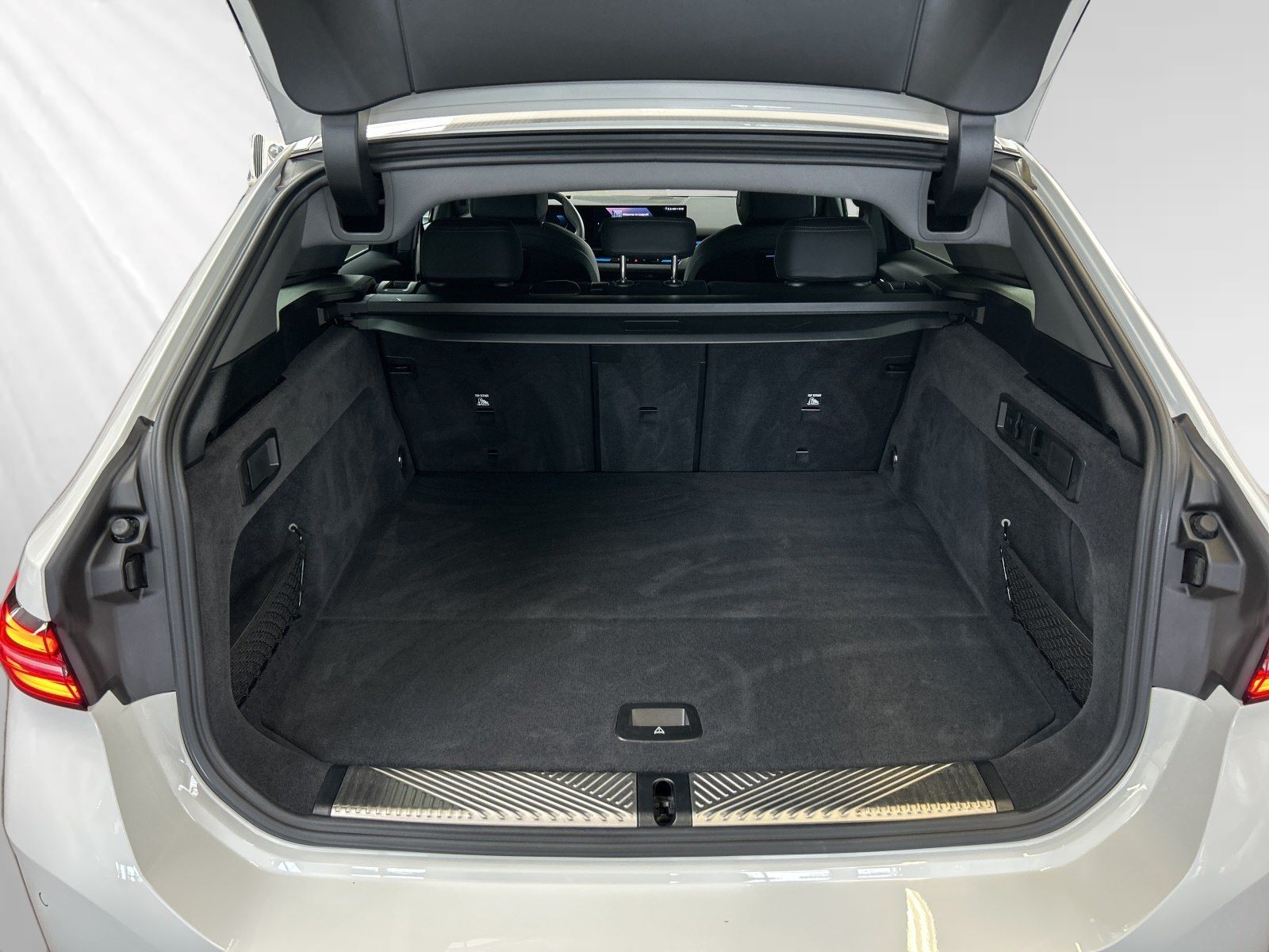 BMW 520i Touring Inkl. € 1.190 Zubehörbonus* Head-Up