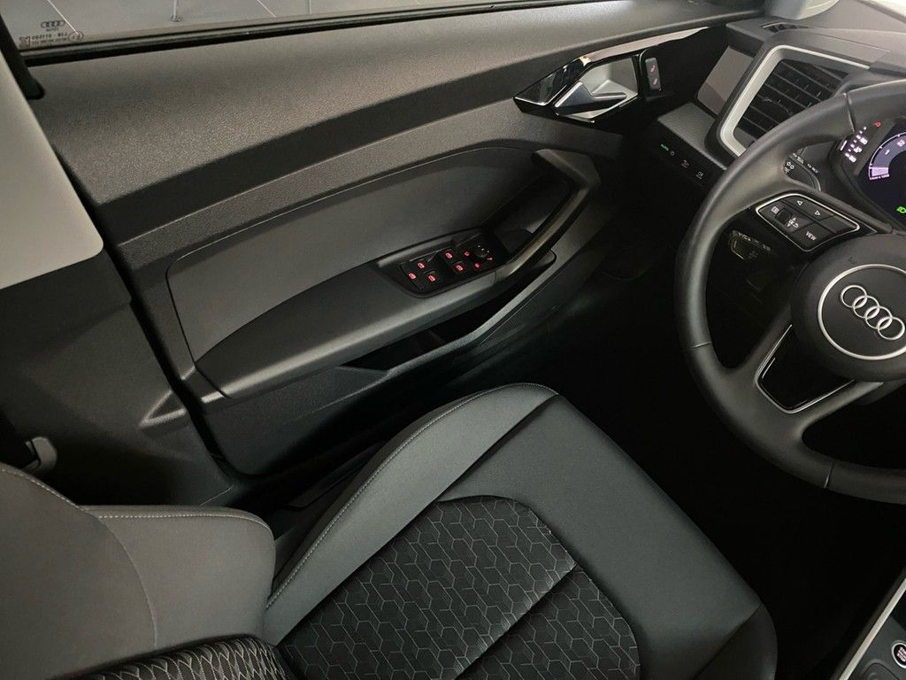 Audi A1 Sportback 30 TFSI advanced LED+CARPLAY+PRIVAC