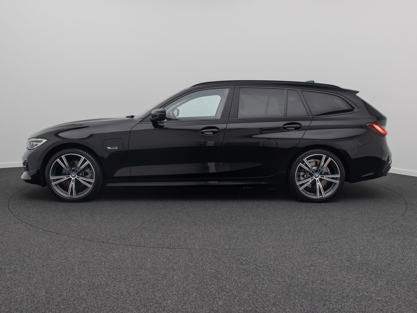 BMW 320e - Samsaru's Car Outlet