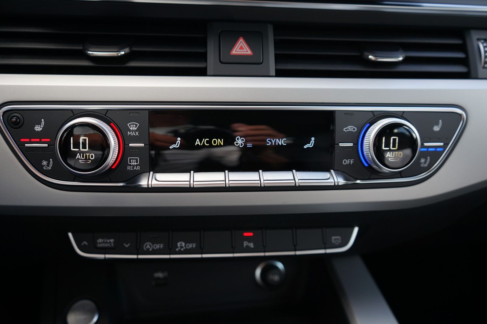 Audi A4 Avant 40 TFSI S line - Samsaru's Car Outlet