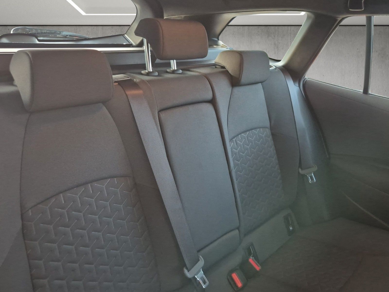 Toyota Corolla TS Business Kamera Carplay SHZ LED