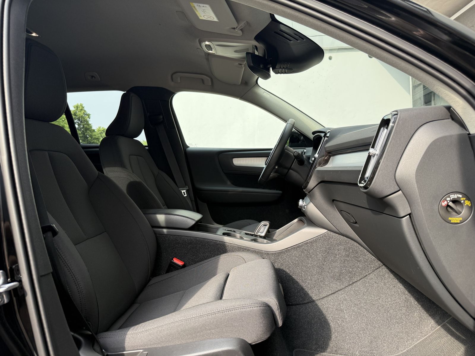 Volvo XC40 R Design Expression Recharge Plug-In Hybrid