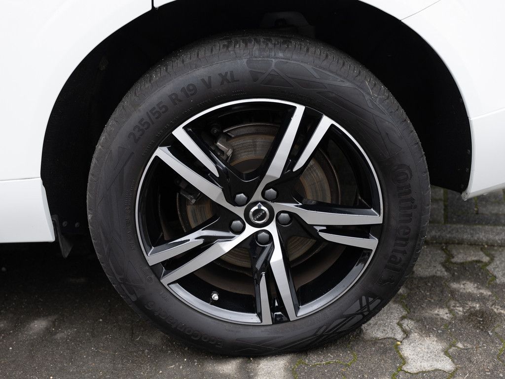 Volvo XC60 B4 R-Design AWD H/K AHK HUD FACEL. LED PANO