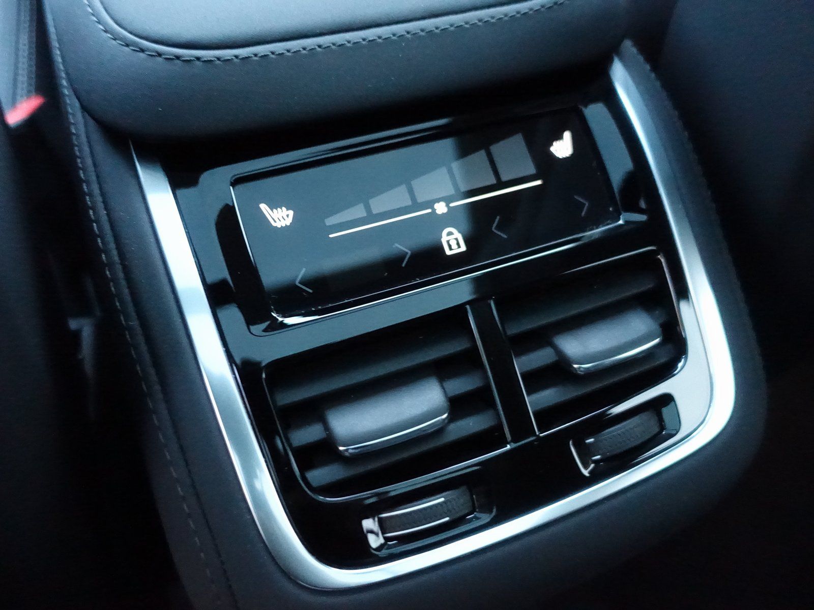 Volvo XC90 Plus, T8 AWD Plug-in Hybrid/AHK/FourC/Pano