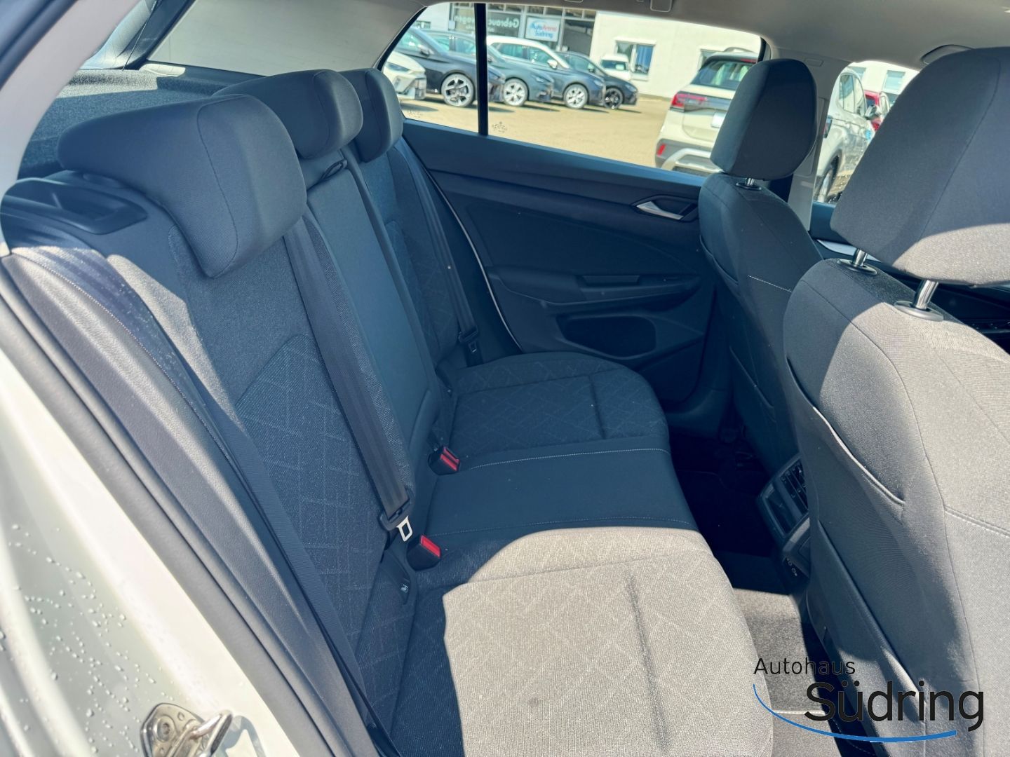 Volkswagen Golf VIII 1.0 TSI Life - Samsaru's Car Outlet