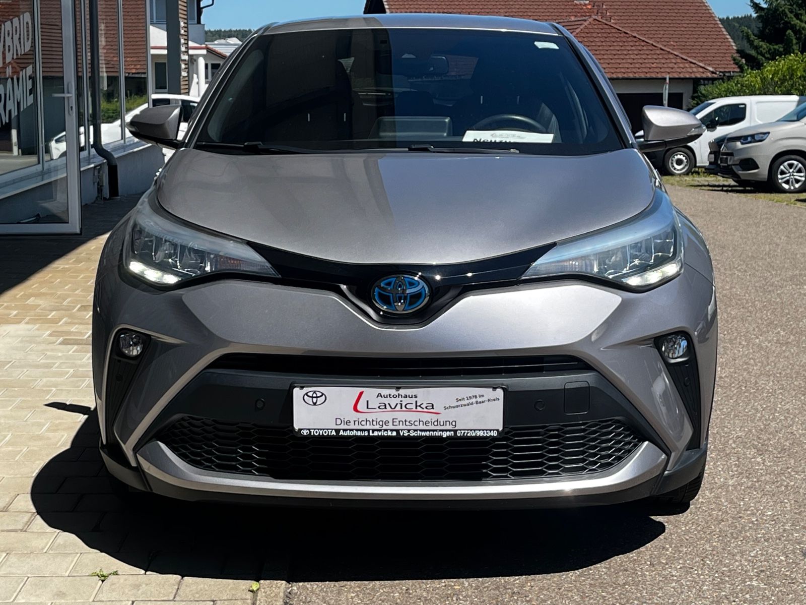 Toyota C-HR Hybrid - Samsaru's Car Outlet