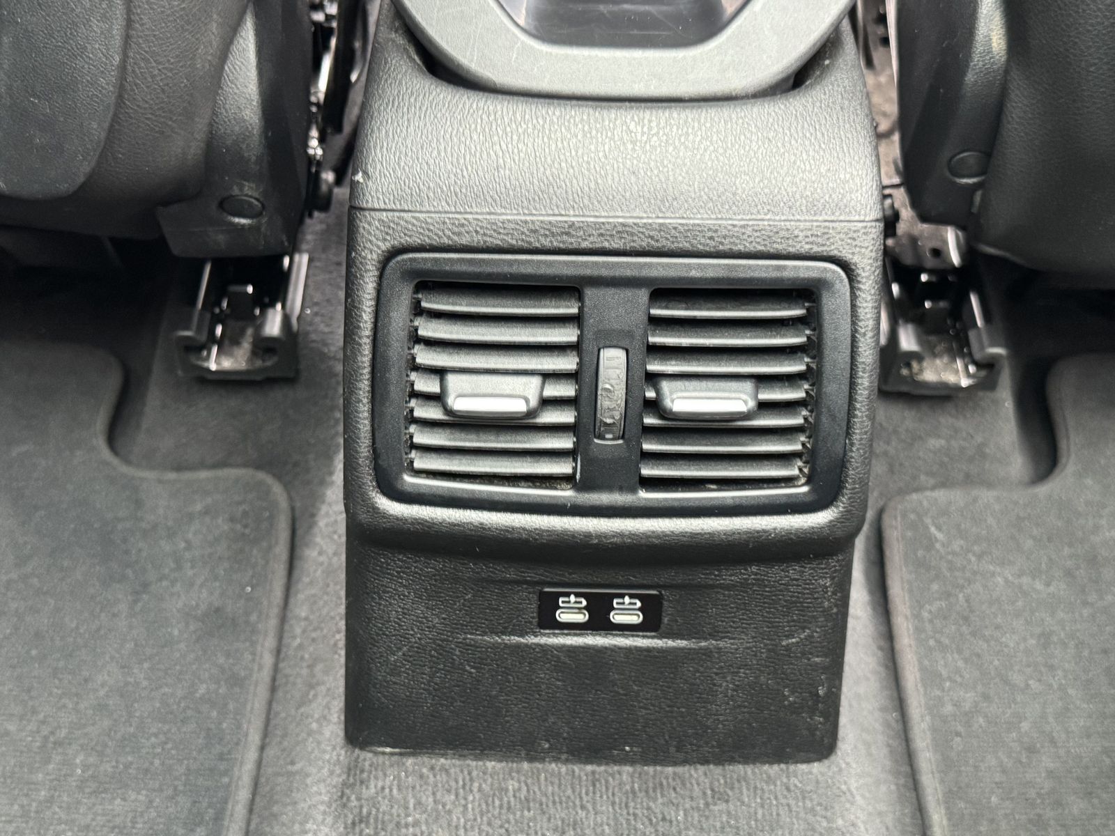 BMW X1 xDrive25e Sport Line - Samsaru's Car Outlet