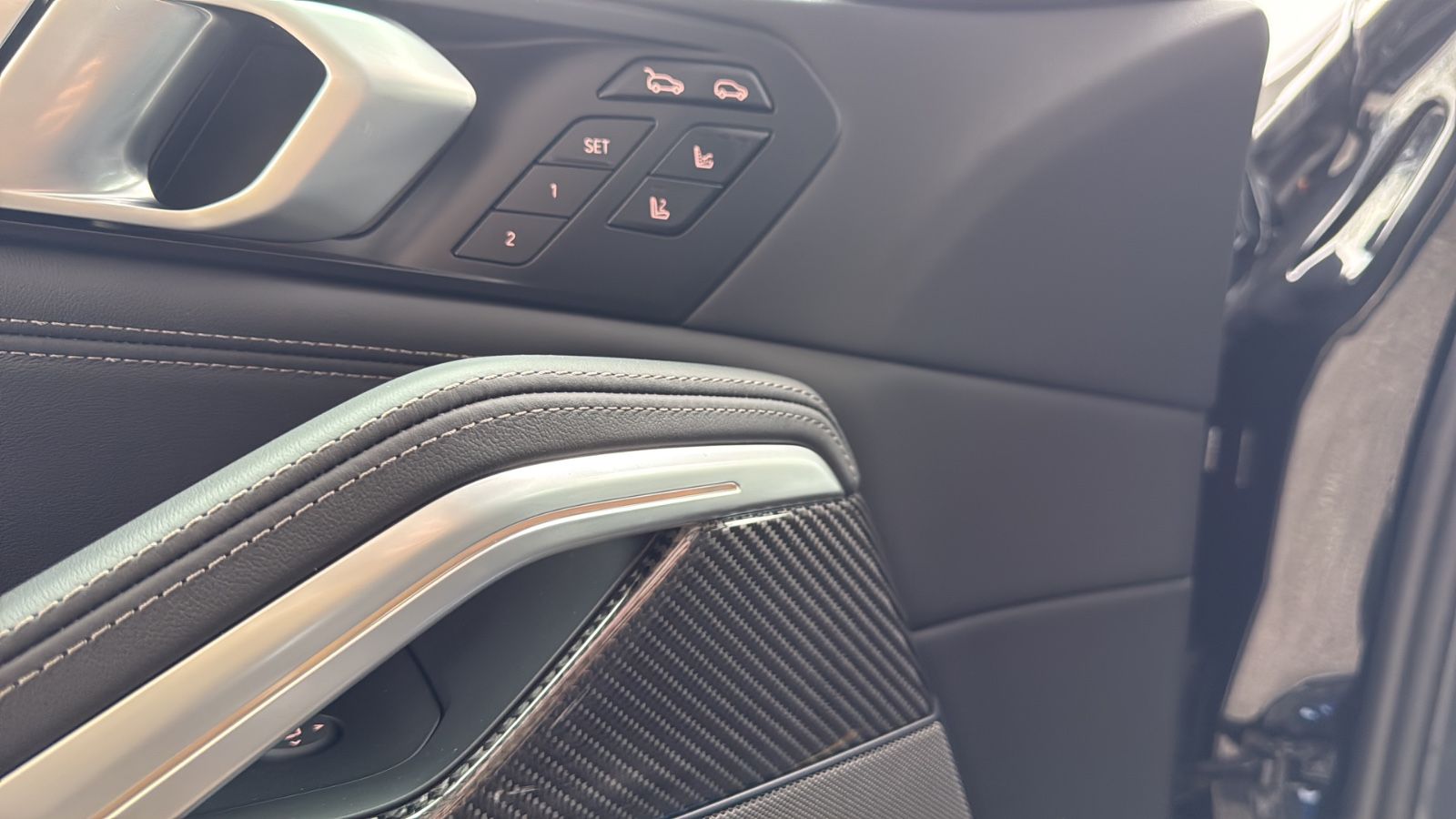 BMW X6 40 i xDrive M Sport - Samsaru's Car Outlet