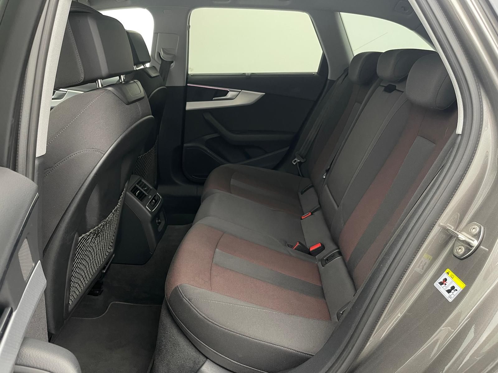 Audi A4 35 TFSI Advanced - Samsaru's Car Outlet