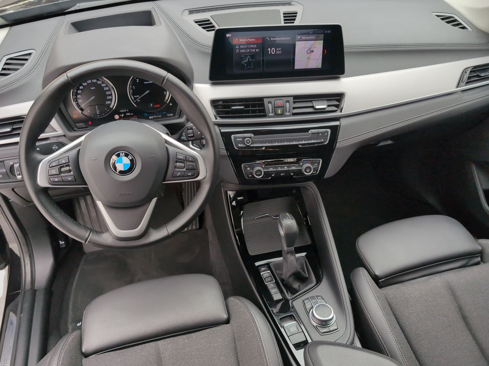 BMW X1 xDrive25e Sport Line - Samsaru's Car Outlet