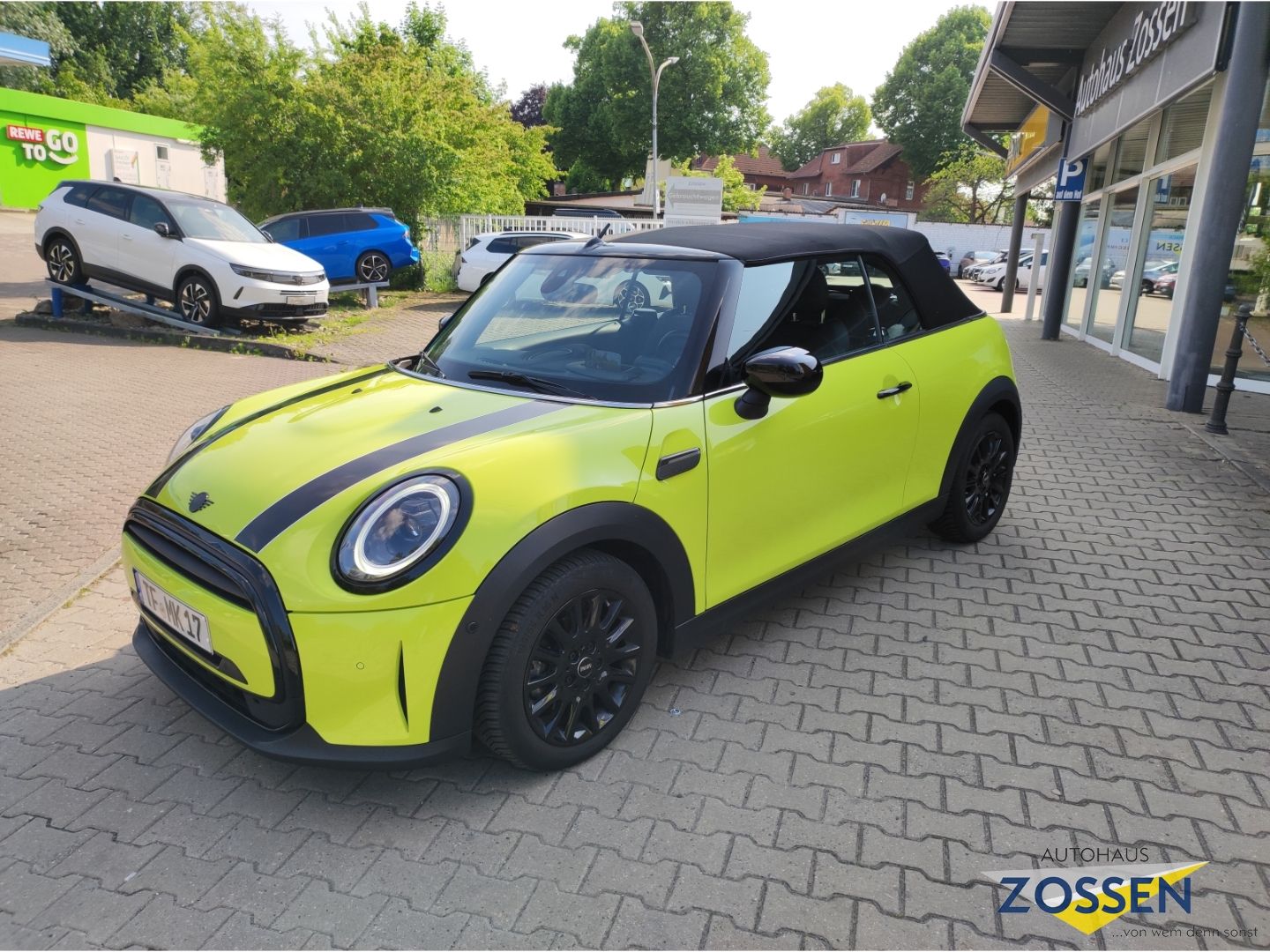 MINI Cooper Cabrio Classic - Samsaru's Car Outlet