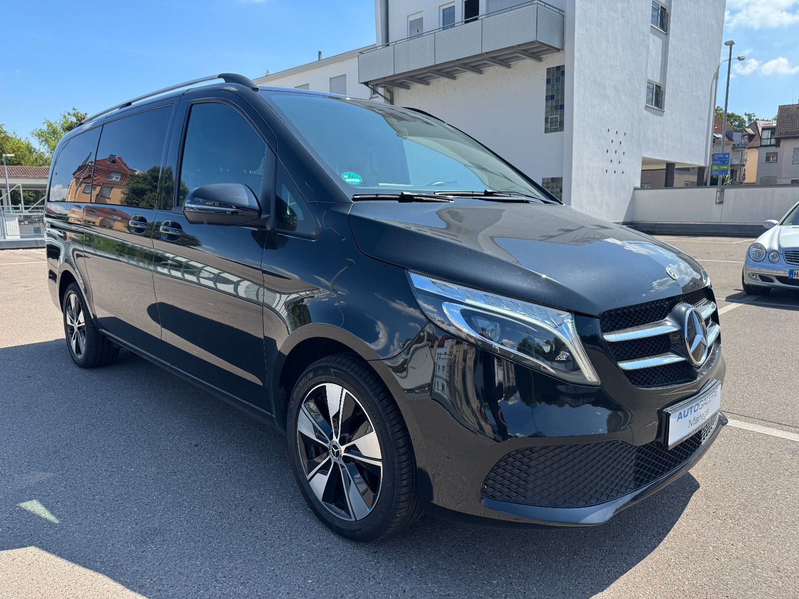 Mercedes-Benz V 220 d lang 4M - Samsaru's Car Outlet