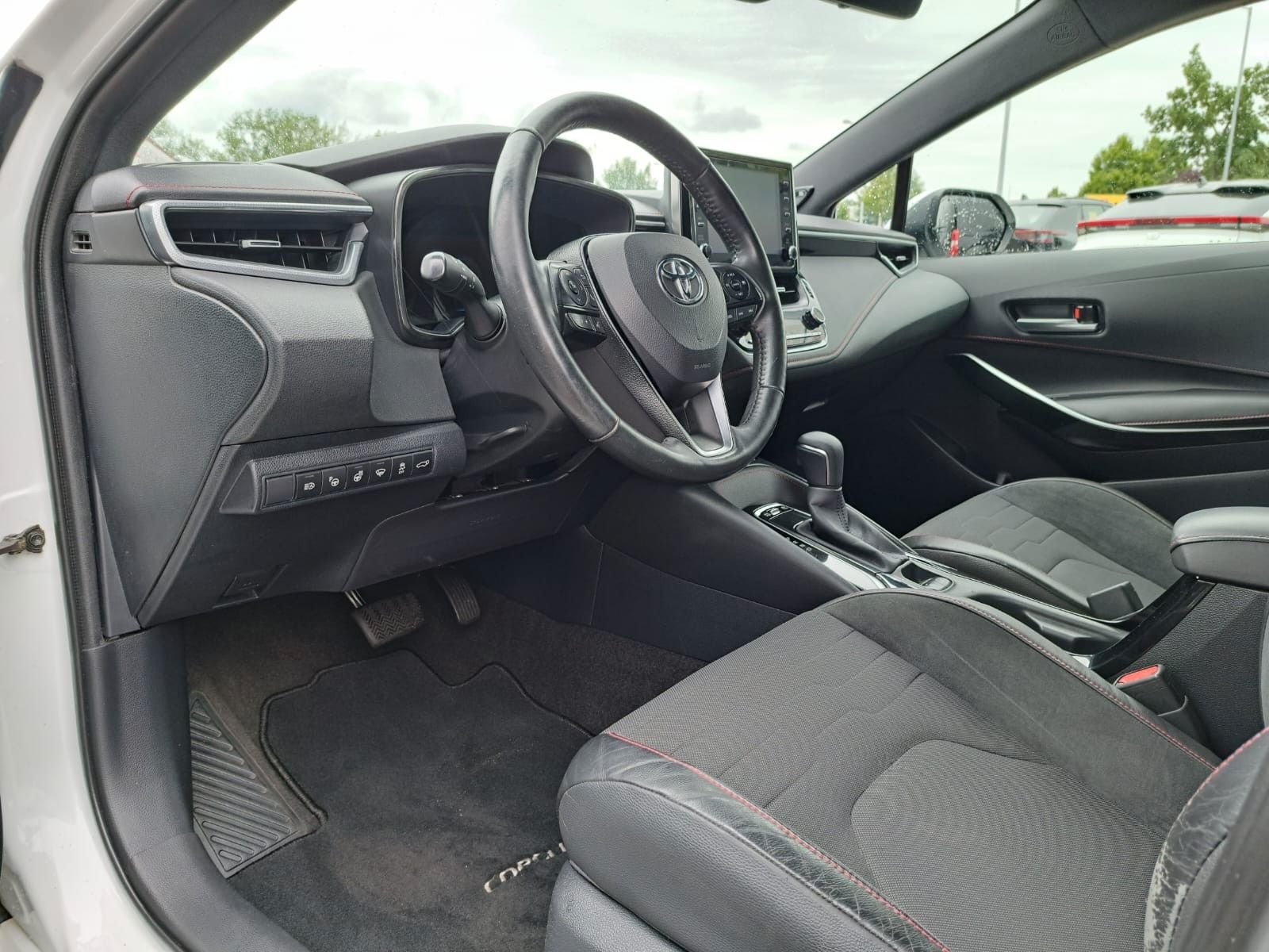 Toyota Corolla Touring Sports Hybrid Lounge - Samsaru's Car Outlet