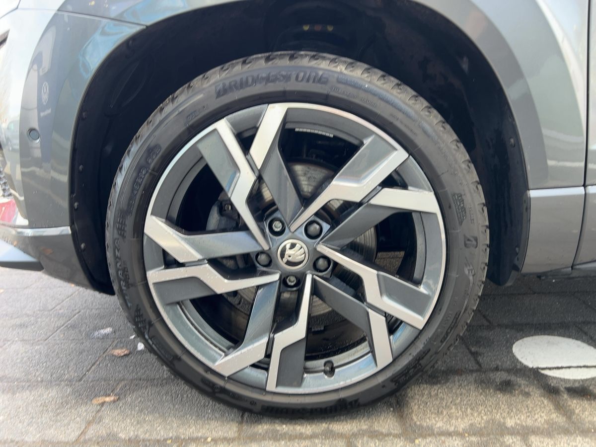 Skoda Karoq Sportline 2.0TDI DSG Standheizung Panorama