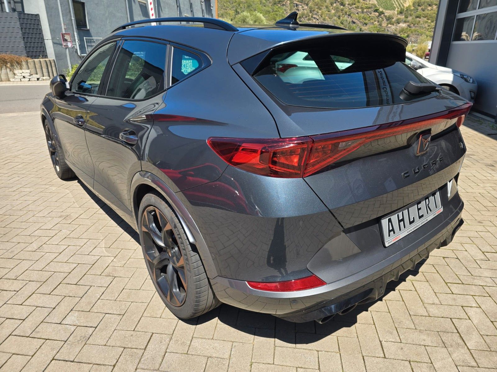 Cupra Formentor VZ 4Drive Exclusiv - Samsaru's Car Outlet