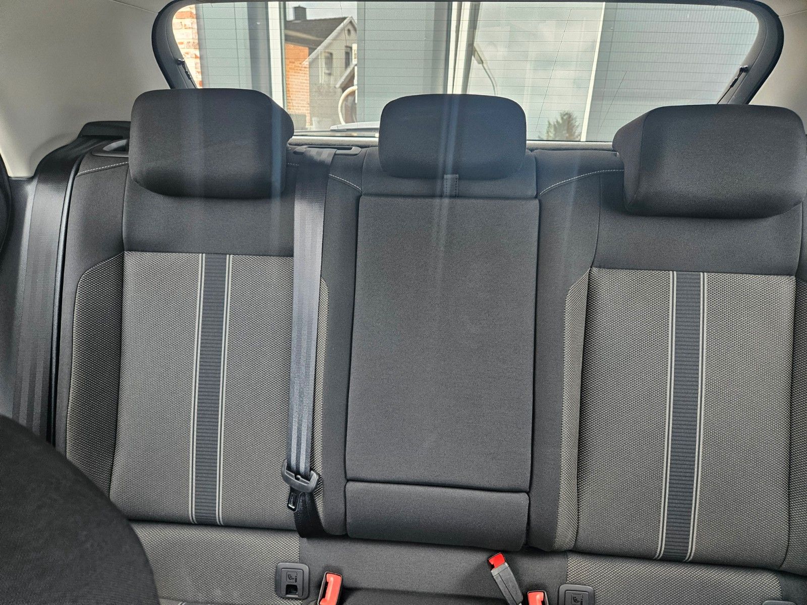 Volkswagen T-Roc 2.0 TDI Style" → "Volkswagen T-Roc 2.0 TDI Style - Samsaru's Car Outlet