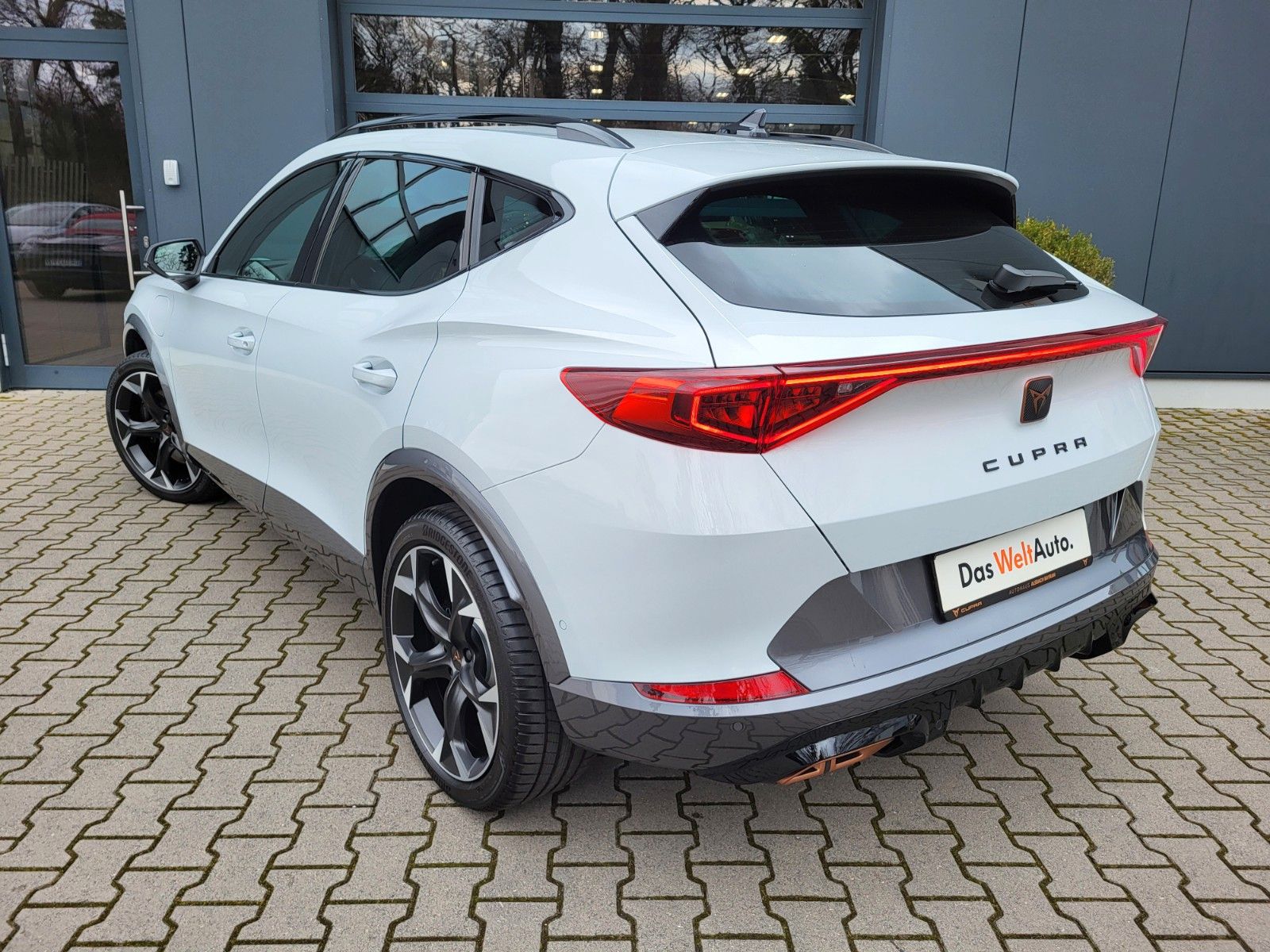Cupra Formentor VZ 1.4 DSG e-Hybrid - Samsaru's Car Outlet