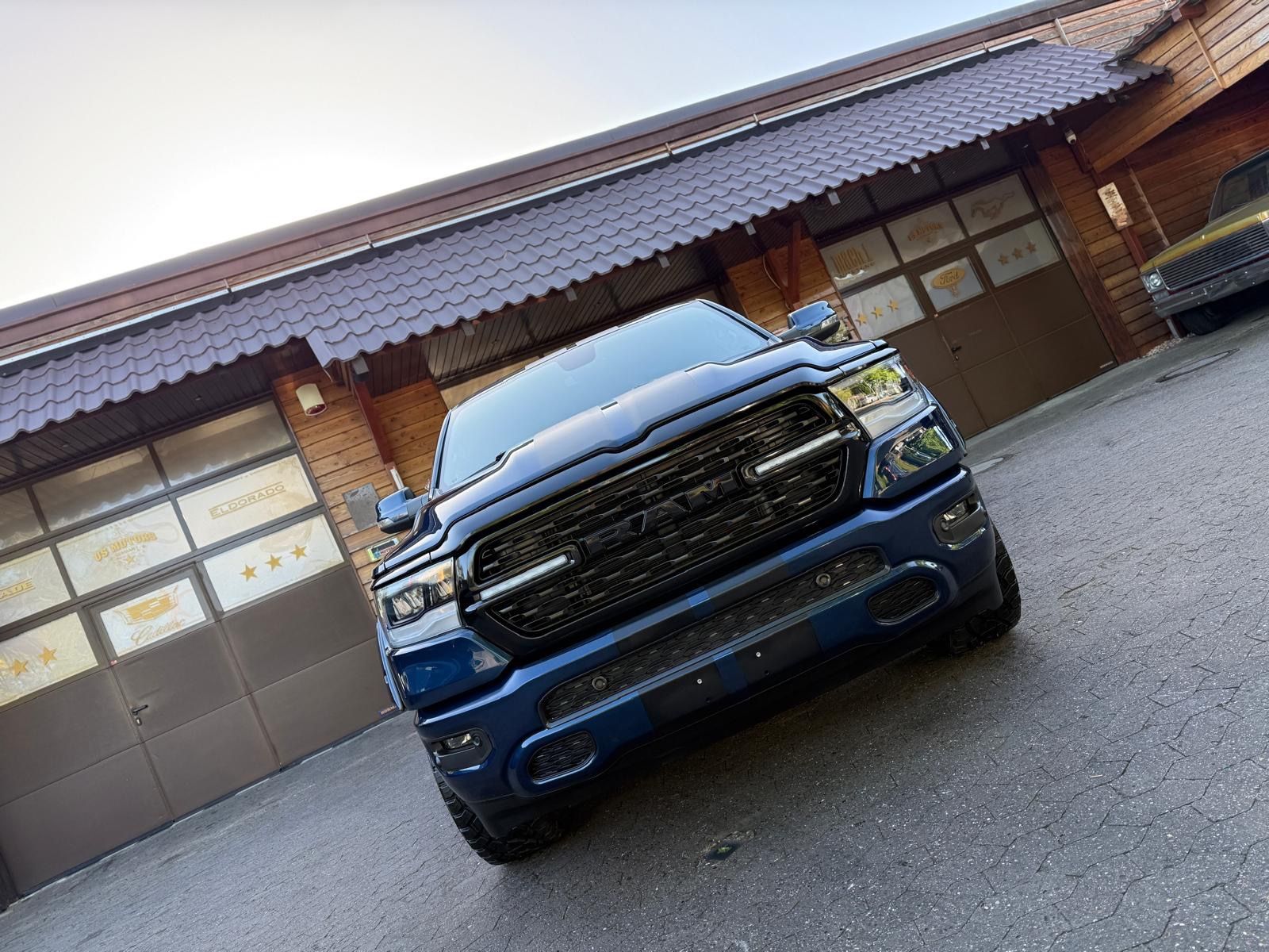 Dodge V8*4X4*PANO*12"RADIO*El.-TRITT*AHK*NAVI*GARANTIE
