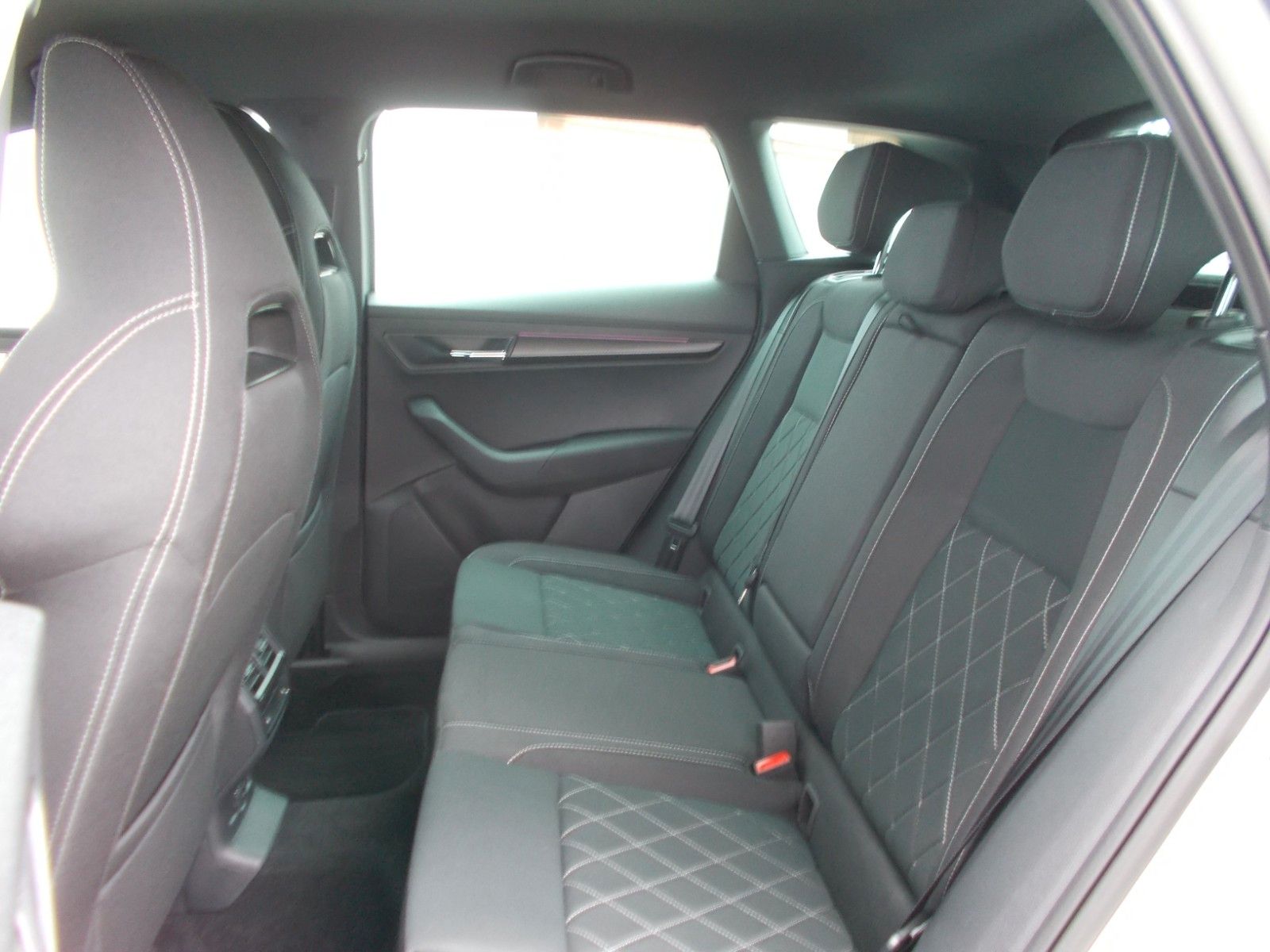 Skoda Karoq  1.5 TSI Sportline*DSG*Navi*LED *360° *AHK