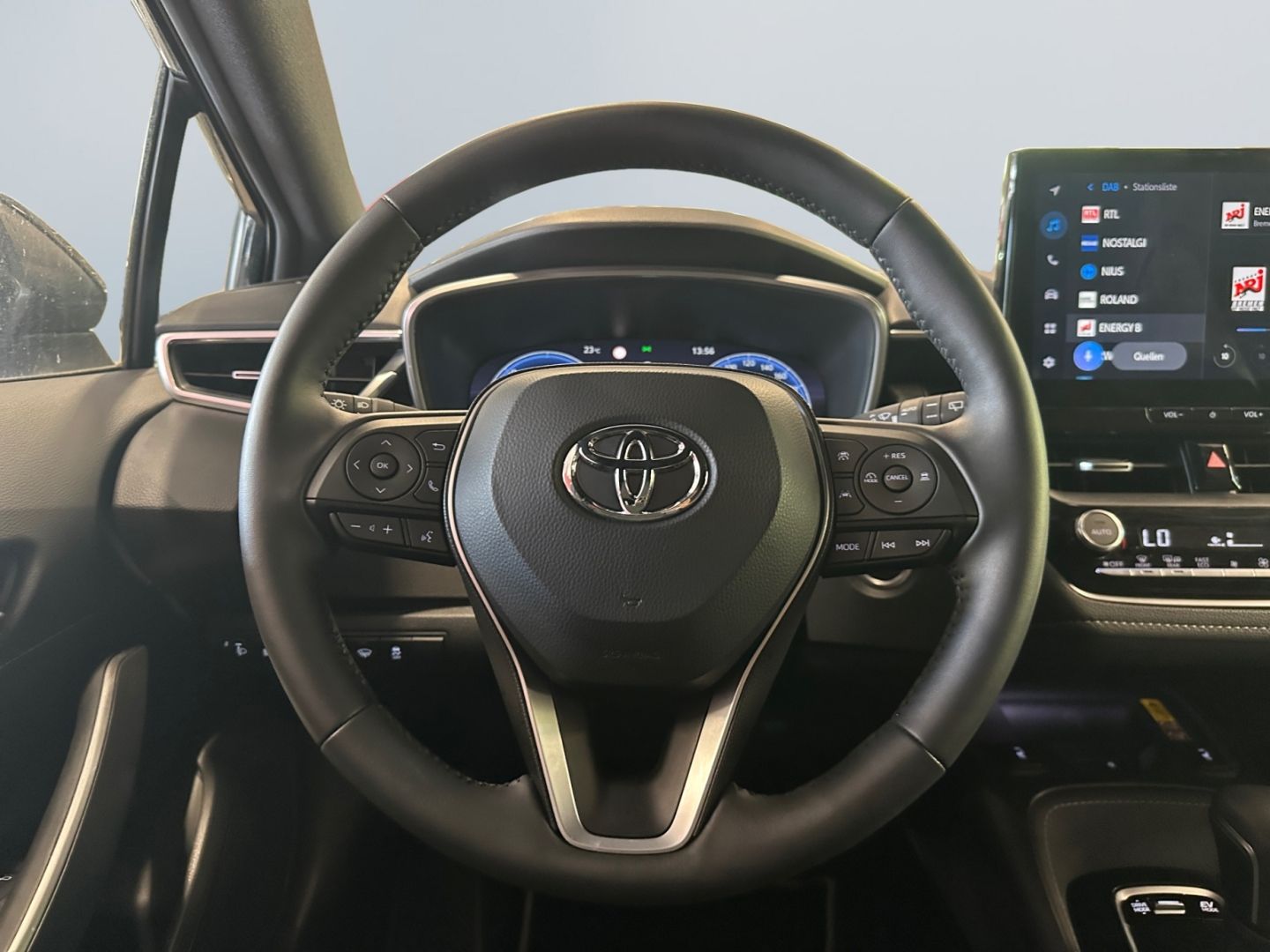 Toyota Corolla 1.8 Hybrid Teamplayer *LED*ACC*RCam*SHZ*