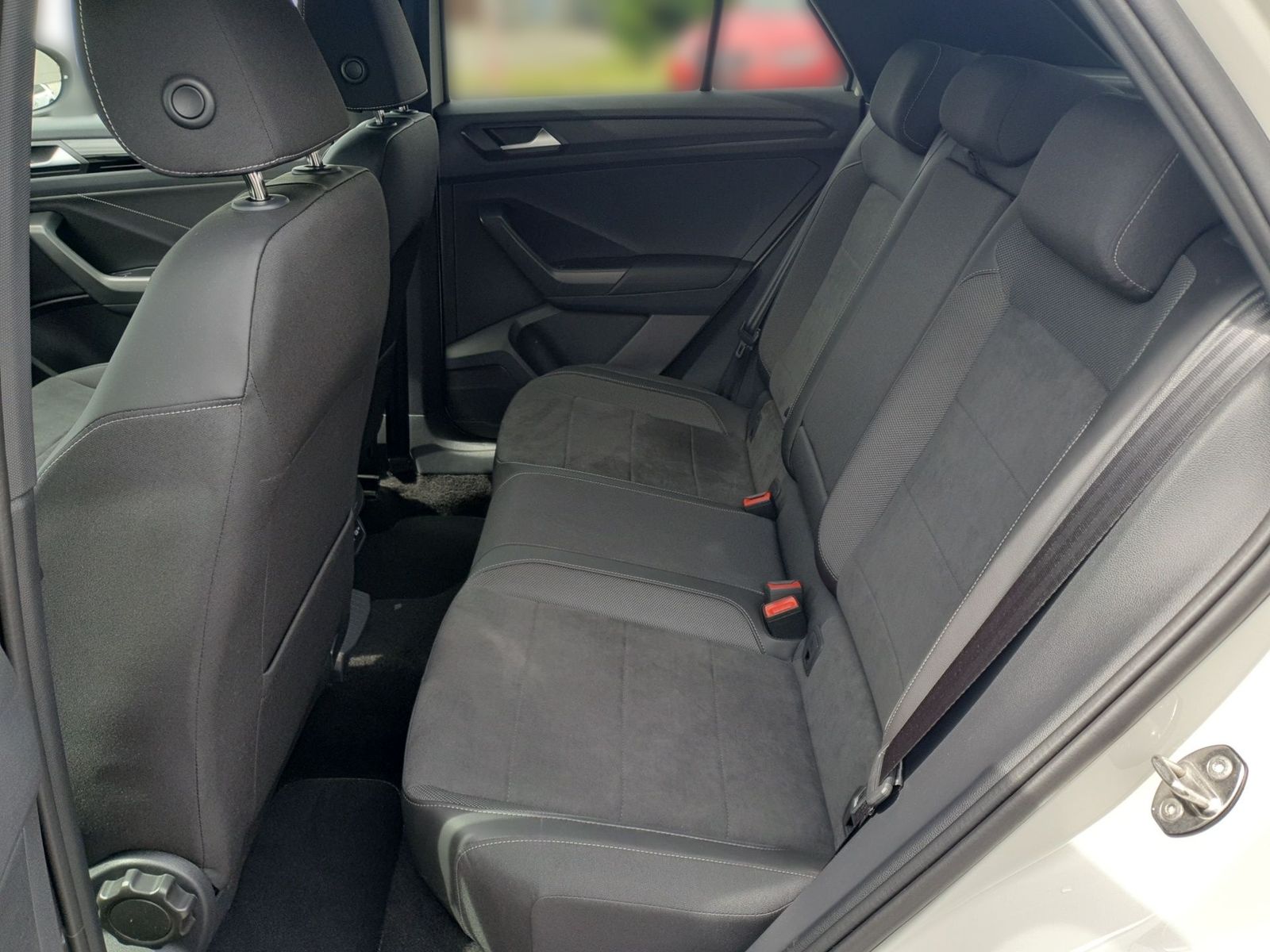 Volkswagen T-Roc R-LINE Black - Samsaru's Car Outlet