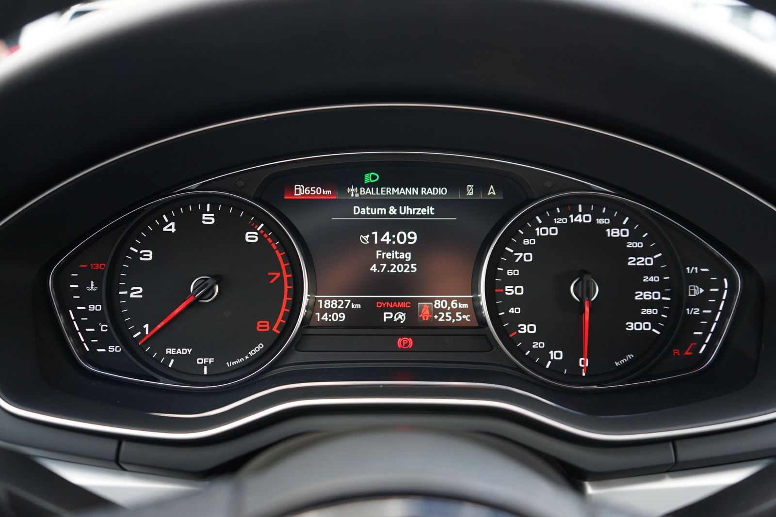 Audi A4 Avant 40 TFSI S line - Samsaru's Car Outlet