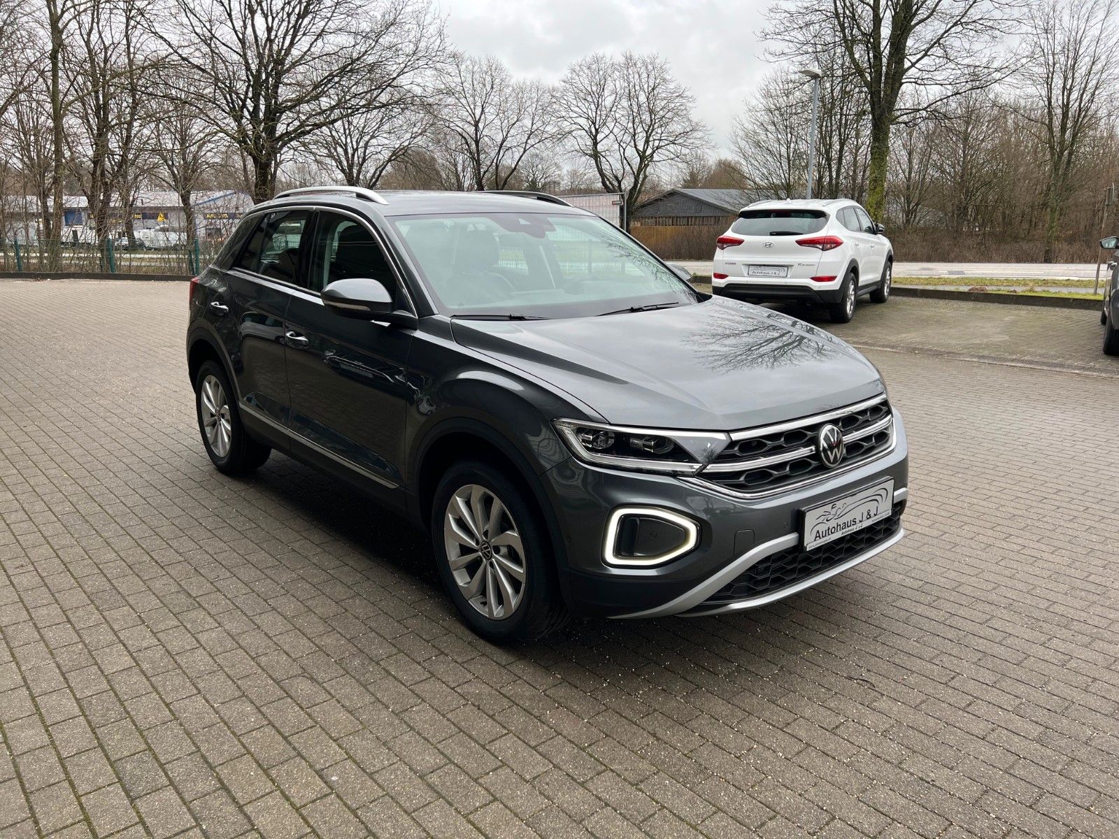 Volkswagen T-Roc Style 2.0TDI DSG - Samsaru's Car Outlet