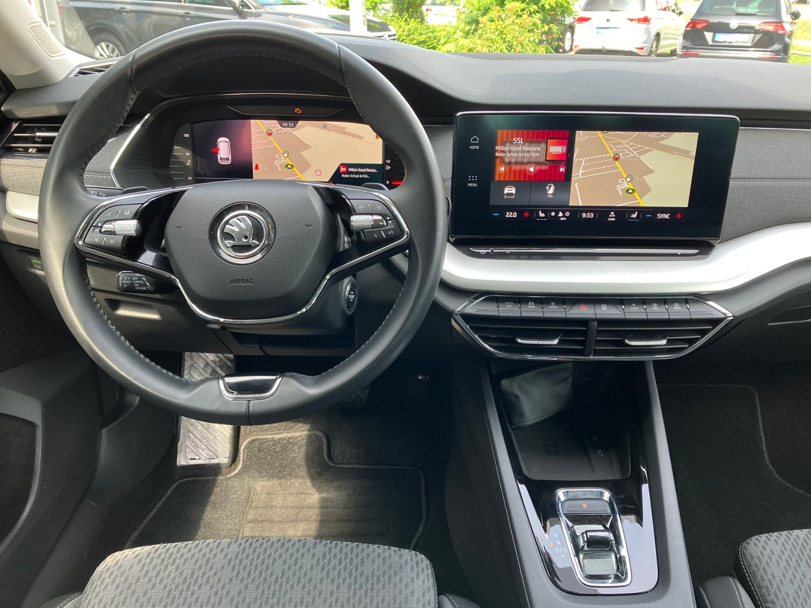 Skoda Octavia Combi 2.0 TDI Style - Samsaru's Car Outlet