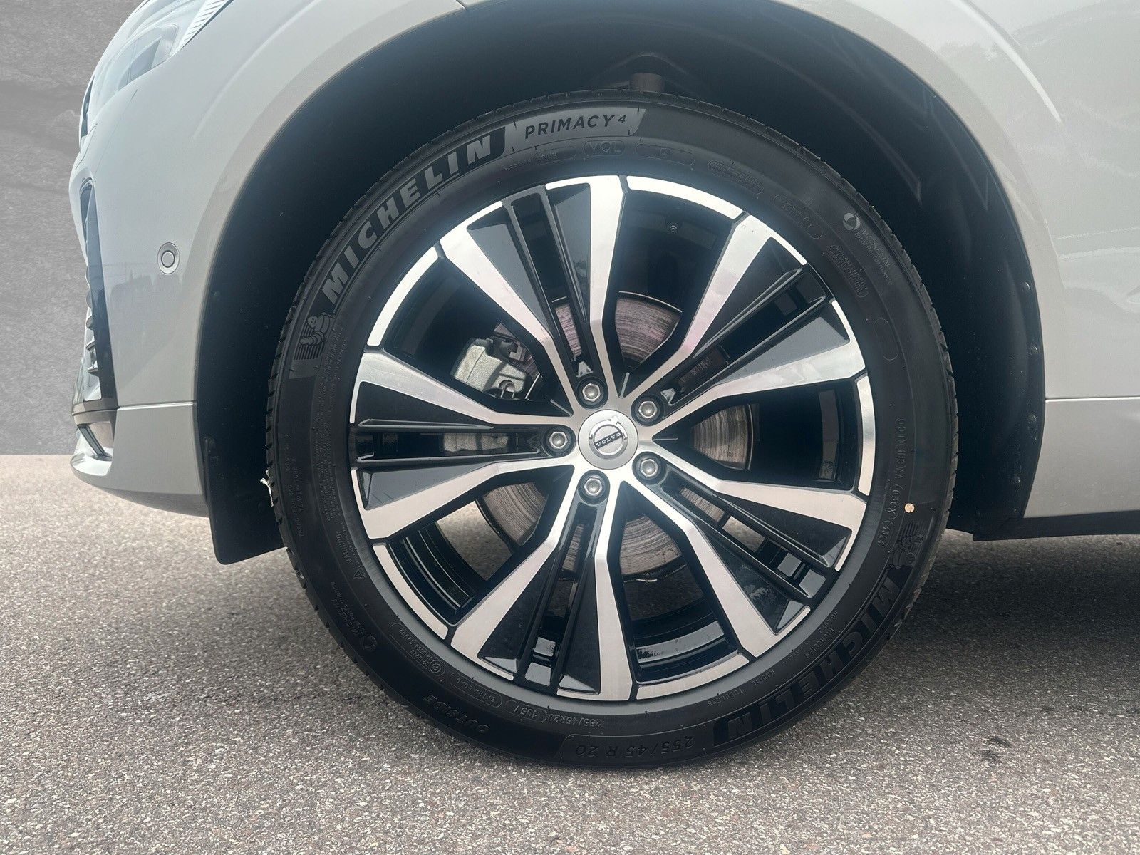 Volvo XC60 B5 AWD Plus Dark AHK ACC BLIS SD