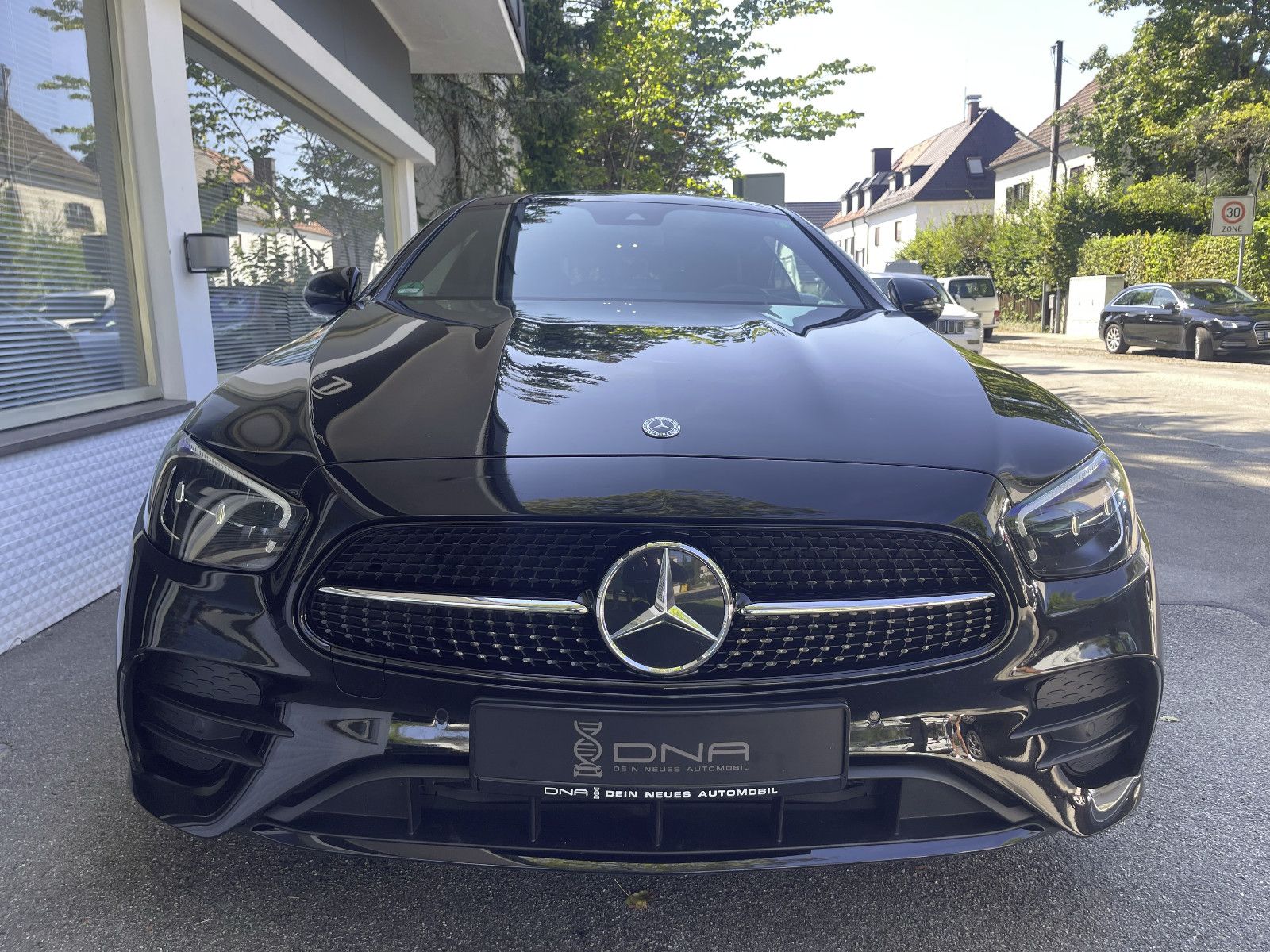 Mercedes-Benz E 220d Coupe 4M AMG Line - Samsaru's Car Outlet