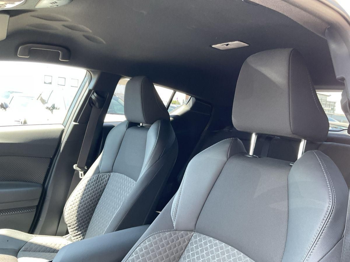Toyota C-HR HYBRID - Samsaru's Car Outlet