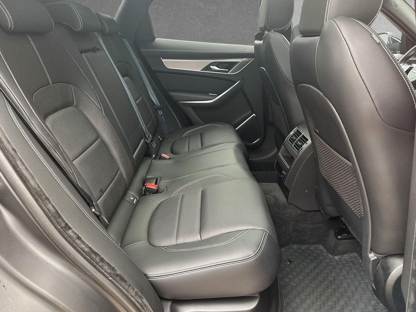 Jaguar F-Pace D300 R-Dyn SE 22" ACC Pano. 400W Standhz.