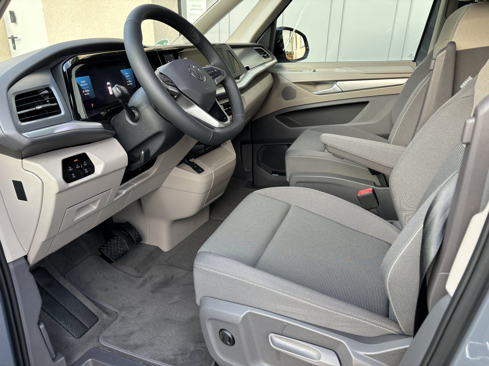 Volkswagen T7 Multivan 1.5 TSI OPF DSG Edition - Samsaru's Car Outlet