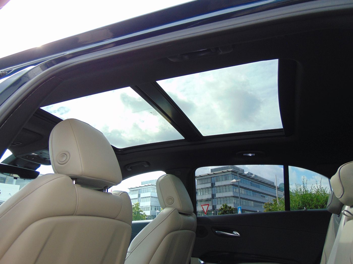 Cadillac XT4 350T Premium Luxury Panoramadach AHK Navi