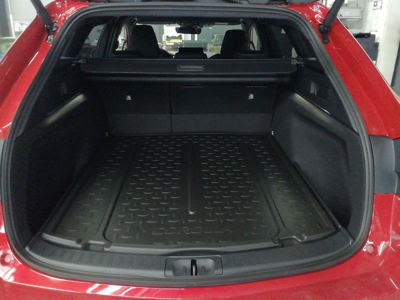 Toyota Corolla TS Teamplayer + Technik Paket Hybrid +-