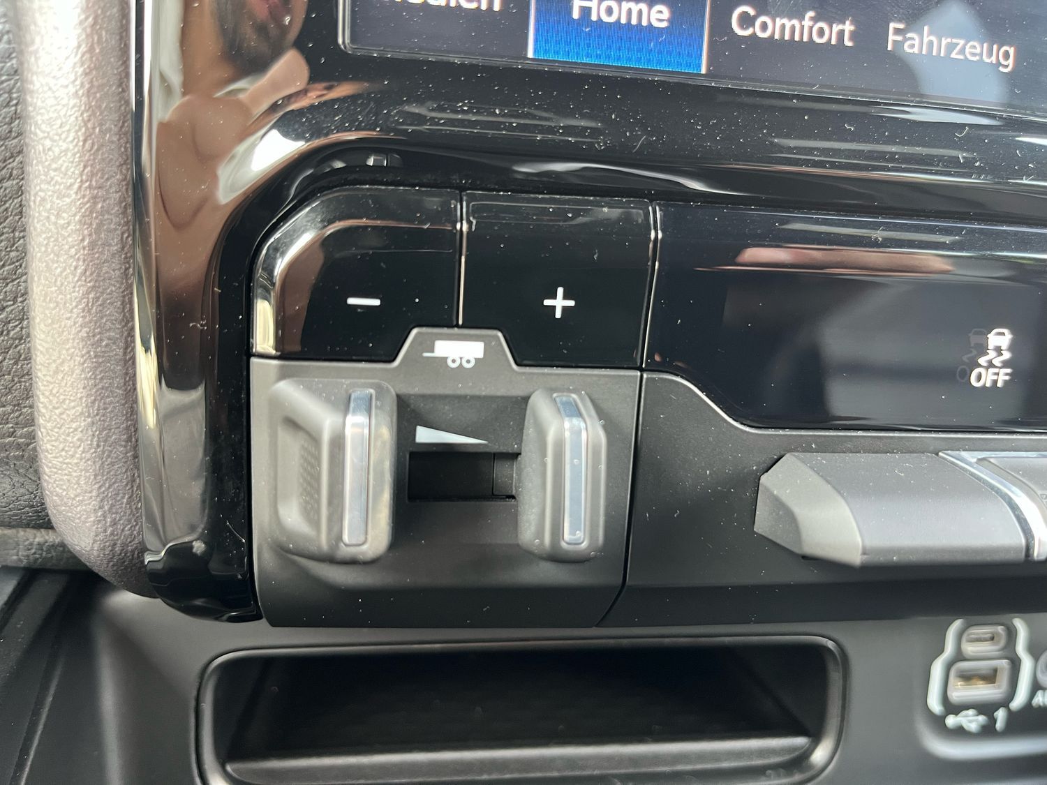 Dodge RAM 5,7l V8 *LARAMIE/12 Zoll Display/LED/AHK/SHZ